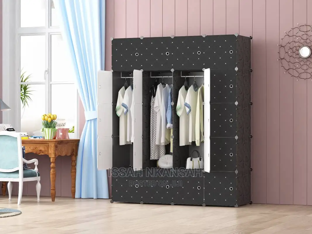 20 Cube Plastic Wardrobe