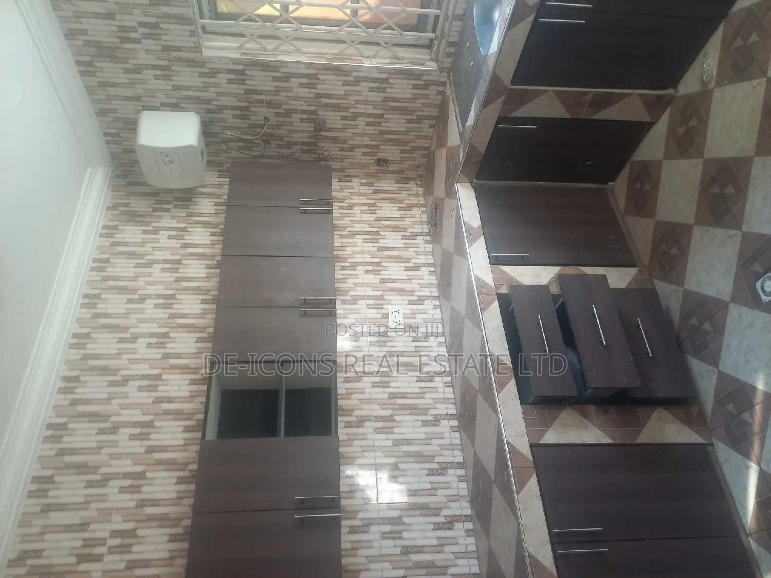 2bdrm Duplex in De-Icons Real Estate, Kasoa for rent