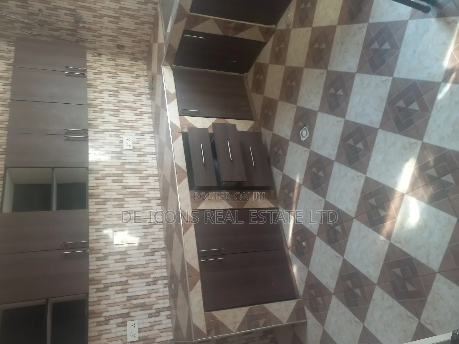 2bdrm Duplex in De-Icons Real Estate, Kasoa for rent