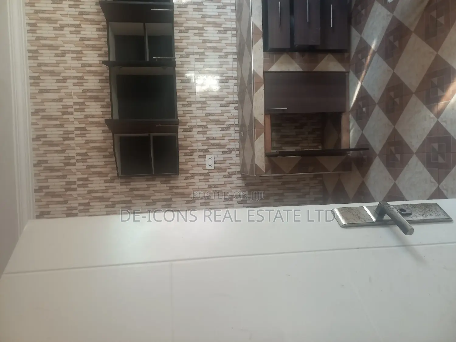 2bdrm Duplex in De-Icons Real Estate, Kasoa for rent