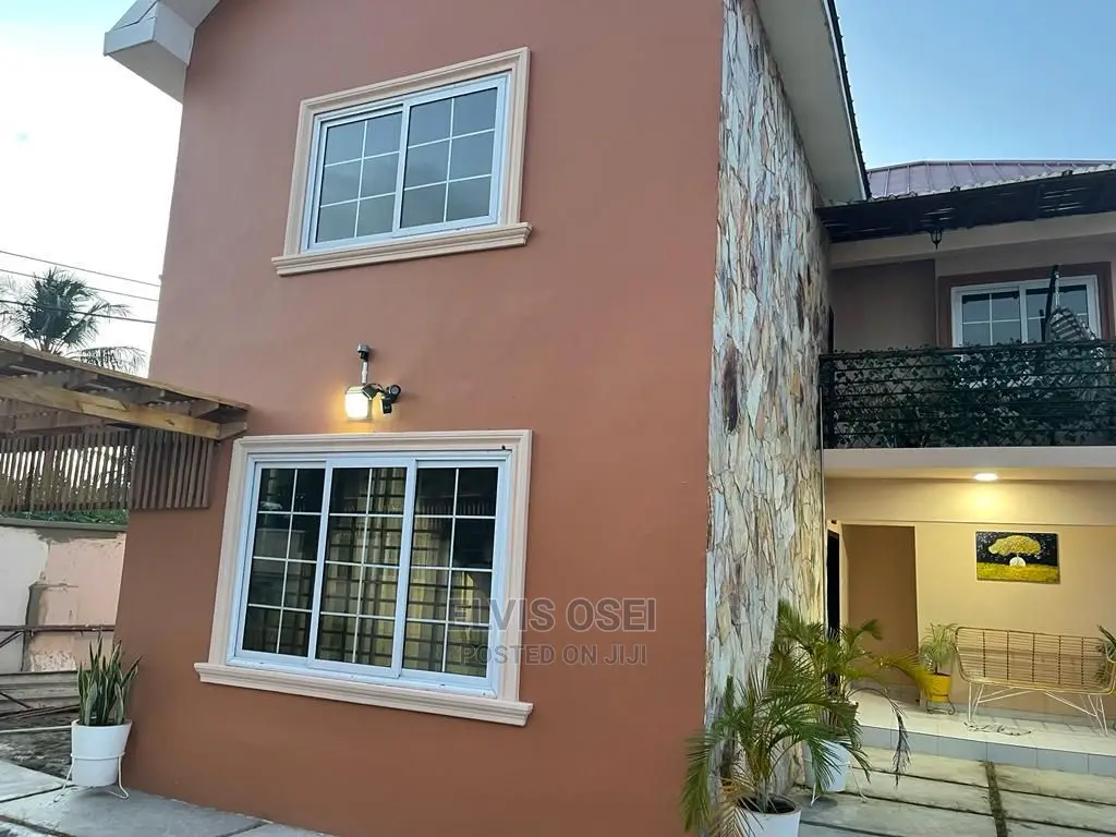 Furnished 4bdrm Townhouse / Terrace in Golf Hills, Achimota for rent