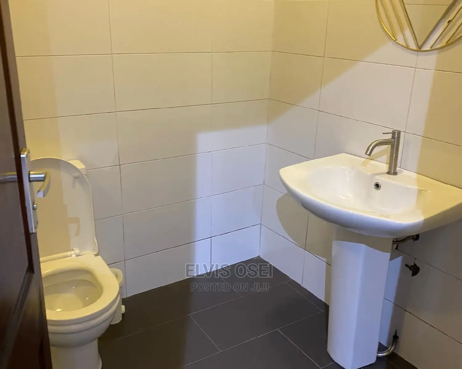 Furnished 4bdrm Townhouse / Terrace in Golf Hills, Achimota for rent