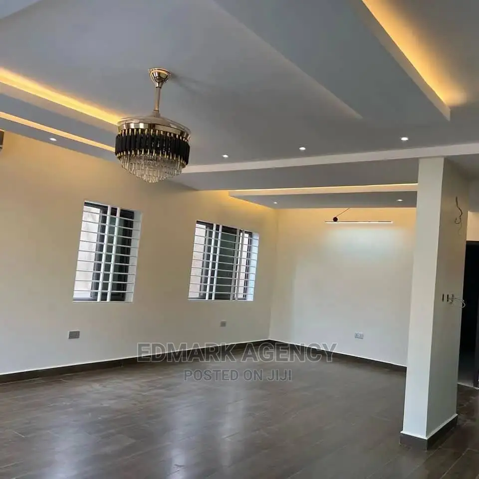 4bdrm House in Kwabeyna Acp, Ga East Municipal for sale