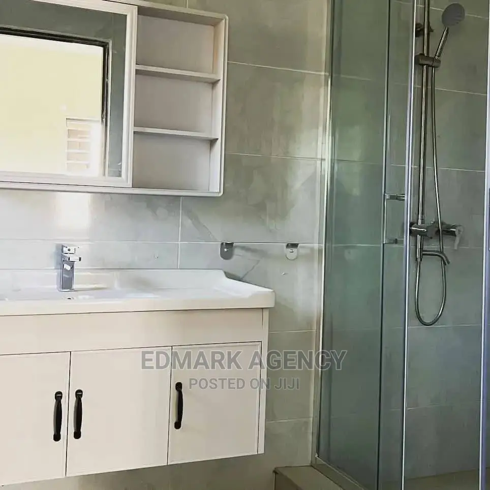 4bdrm House in Kwabeyna Acp, Ga East Municipal for sale