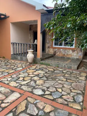 3bdrm Townhouse / Terrace in Golf Hills, Achimota for rent