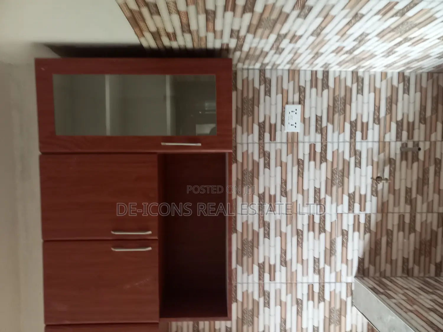 2bdrm Duplex in De-Icons Real Estate, Kasoa for rent