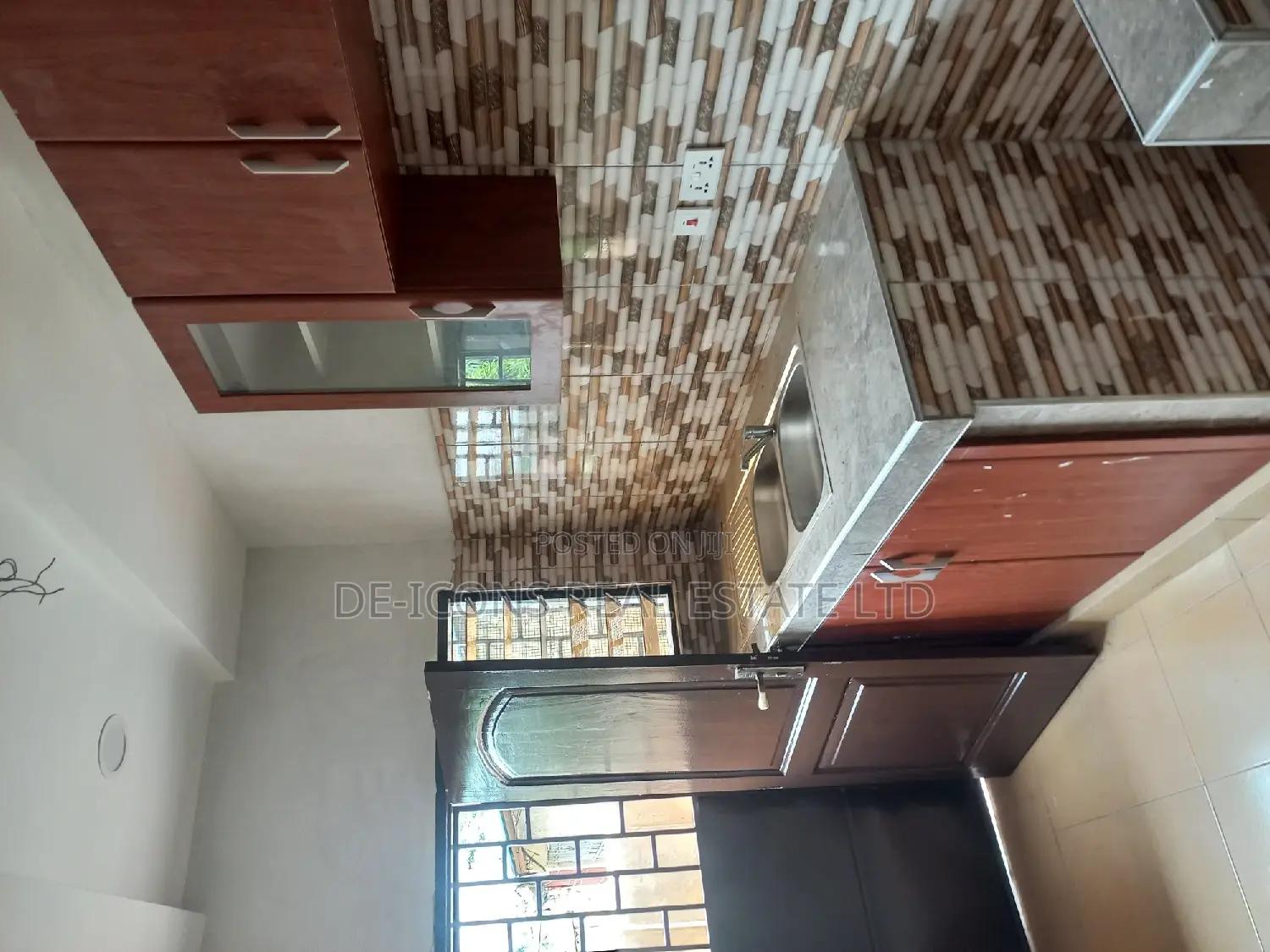 2bdrm Duplex in De-Icons Real Estate, Kasoa for rent