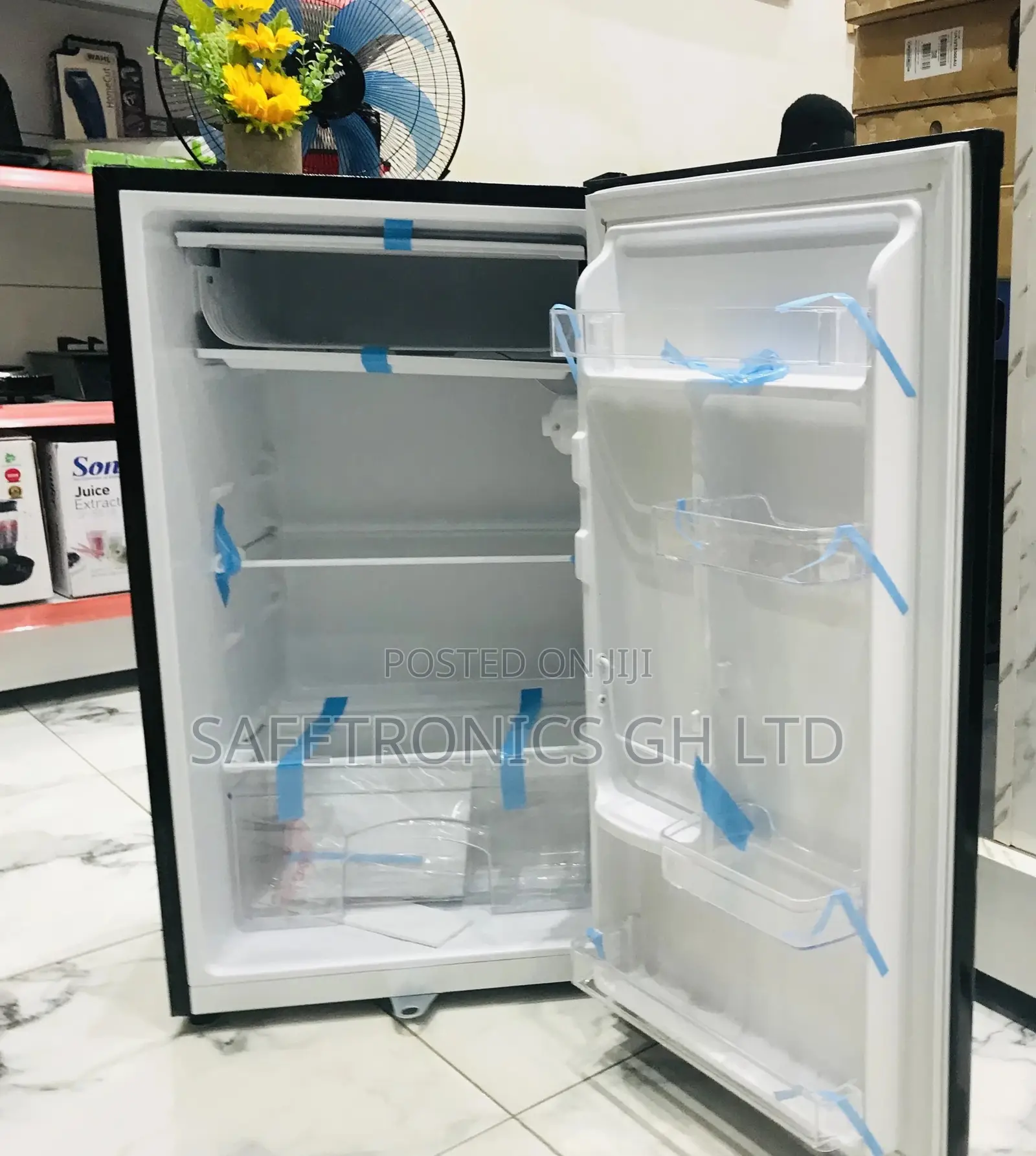Tabletop Singledoor Topfreezer 92liter Black Rainbow Fridge