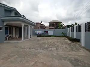 5bdrm House in Achiase, Near, Ejisu-Juaben Municipal for sale