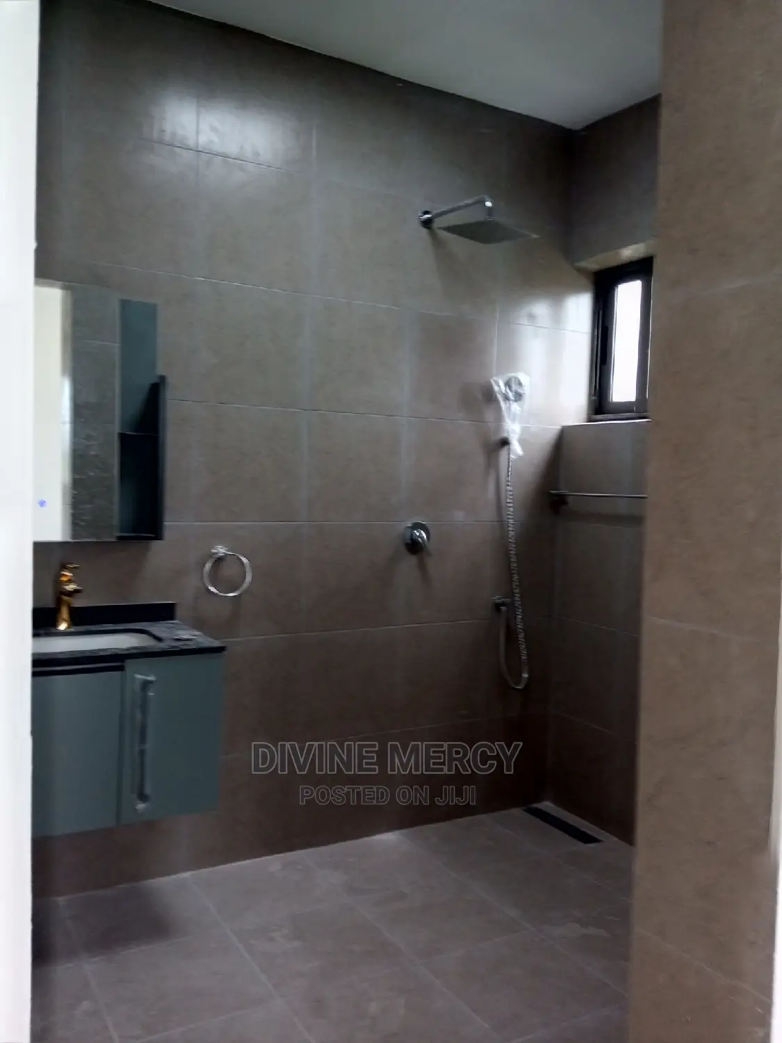 4bdrm Block of Flats in Kasoa Offankor for sale