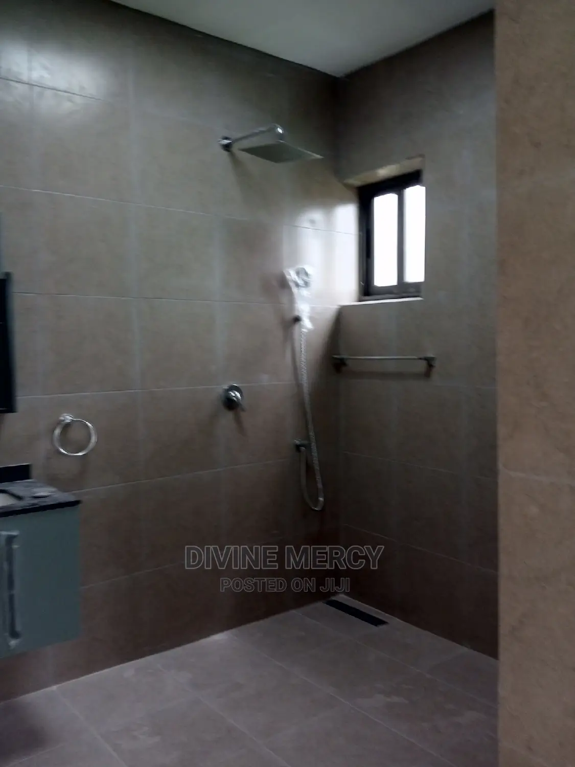 4bdrm Block of Flats in Kasoa Offankor for sale