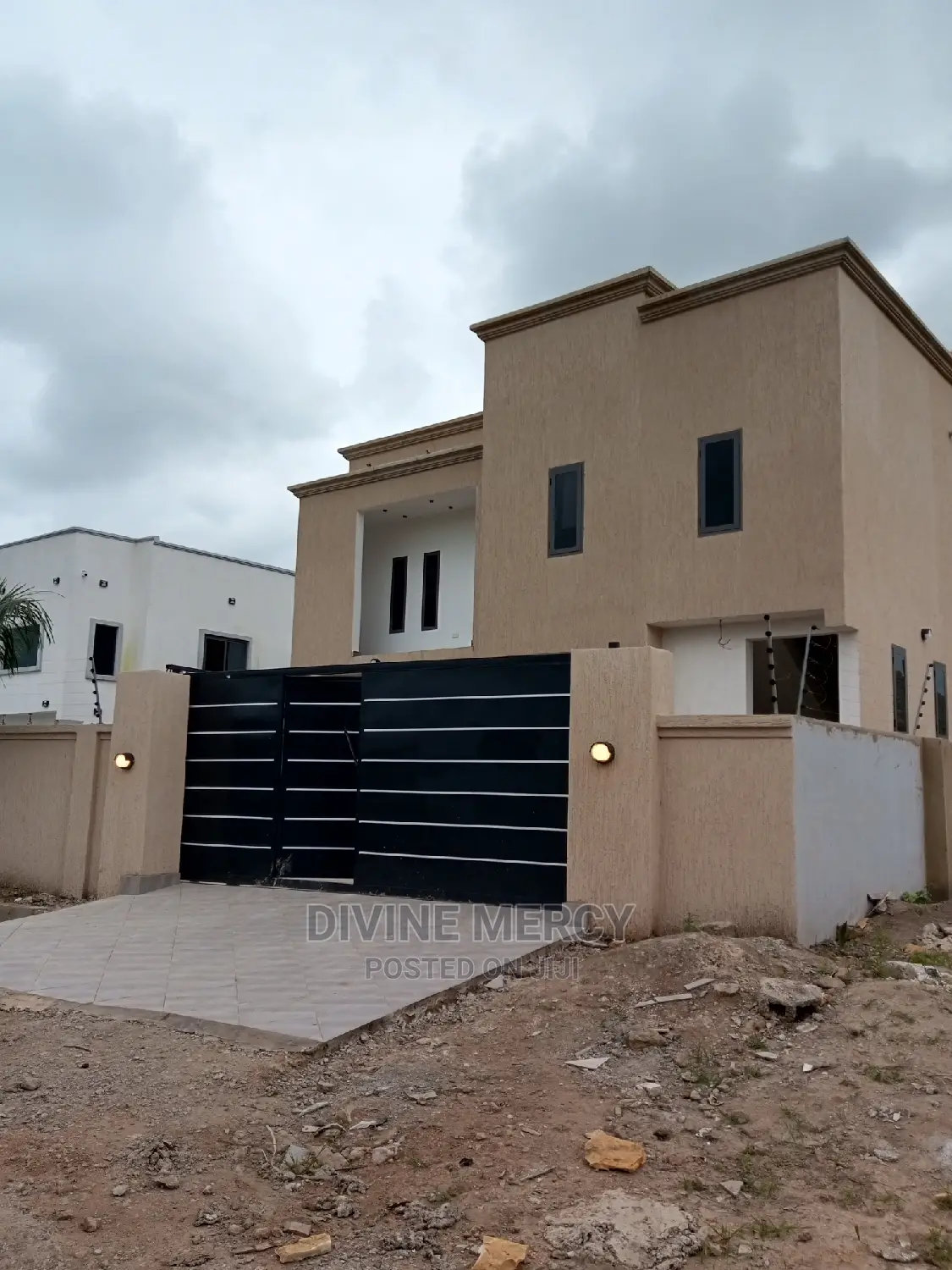 4bdrm Block of Flats in Kasoa Offankor for sale
