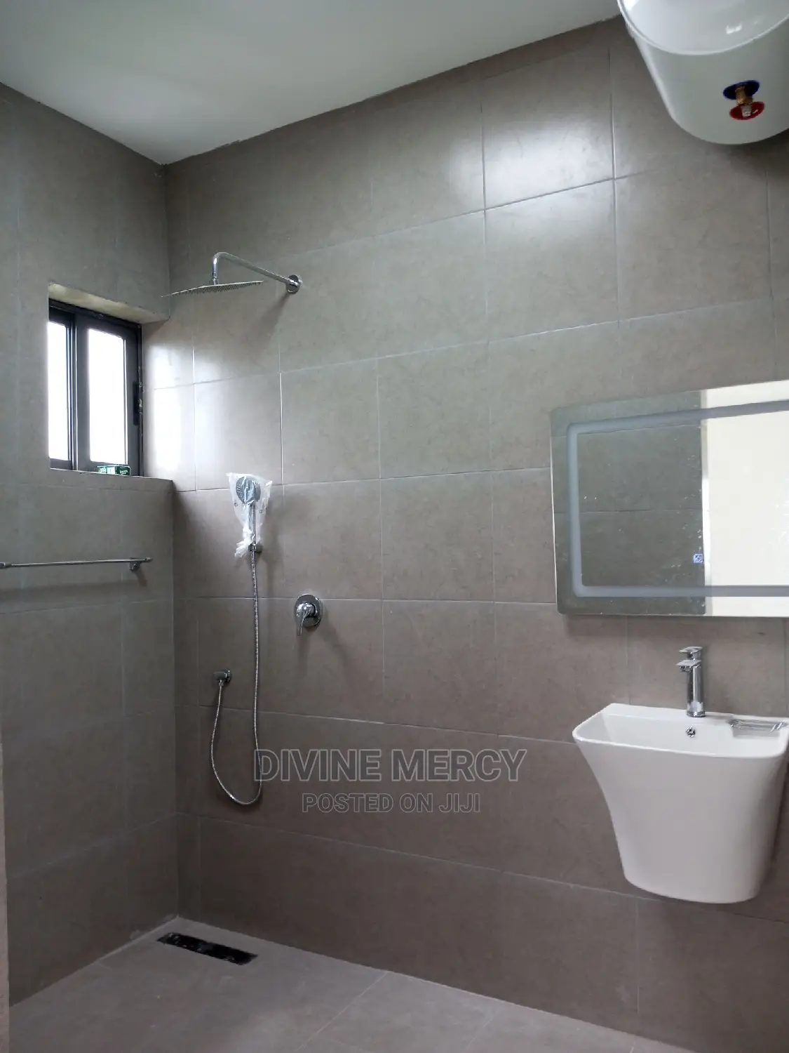 4bdrm Block of Flats in Kasoa Offankor for sale