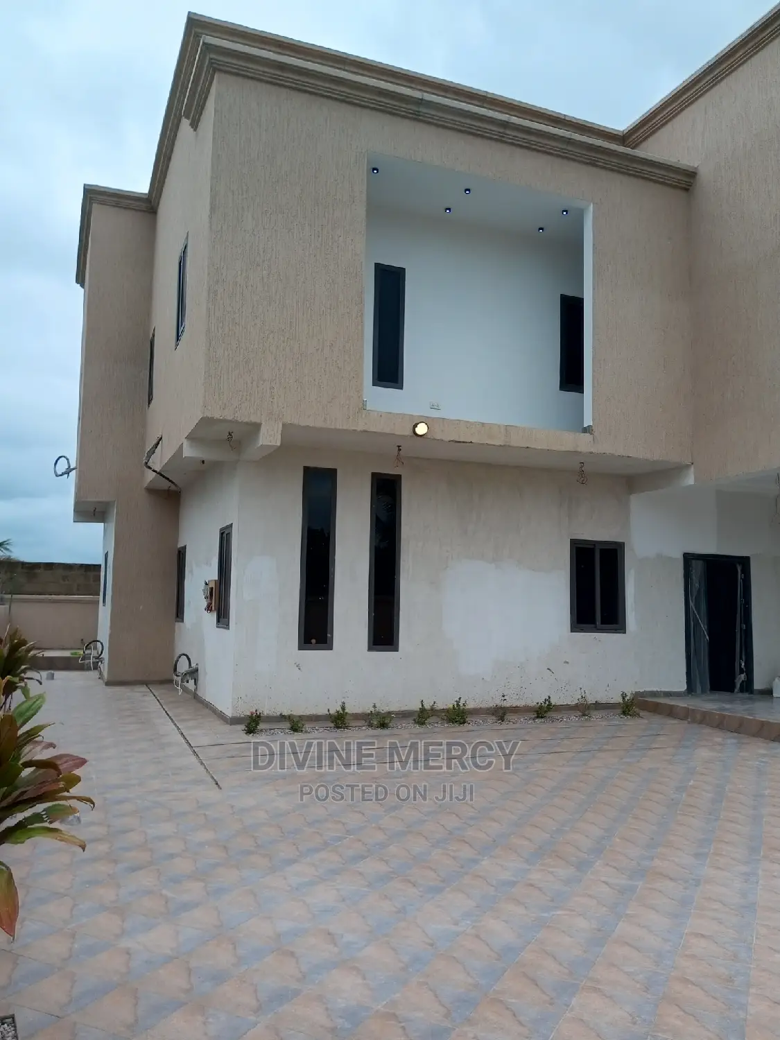 4bdrm Block of Flats in Kasoa Offankor for sale
