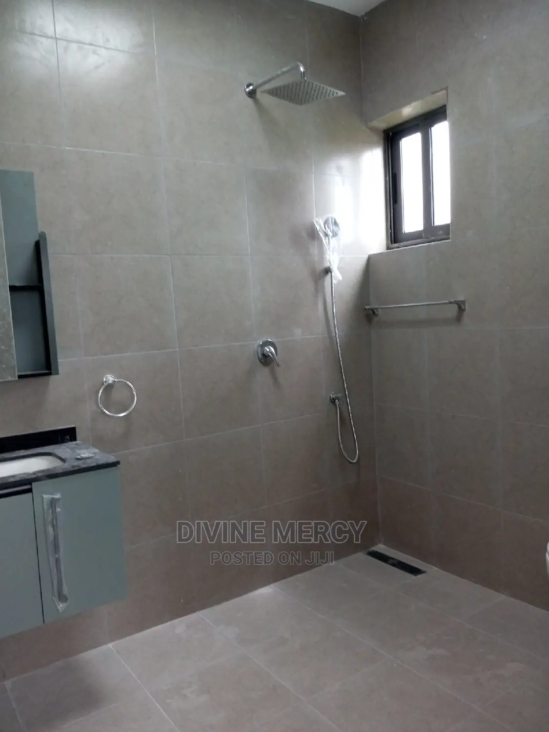 4bdrm Block of Flats in Kasoa for sale