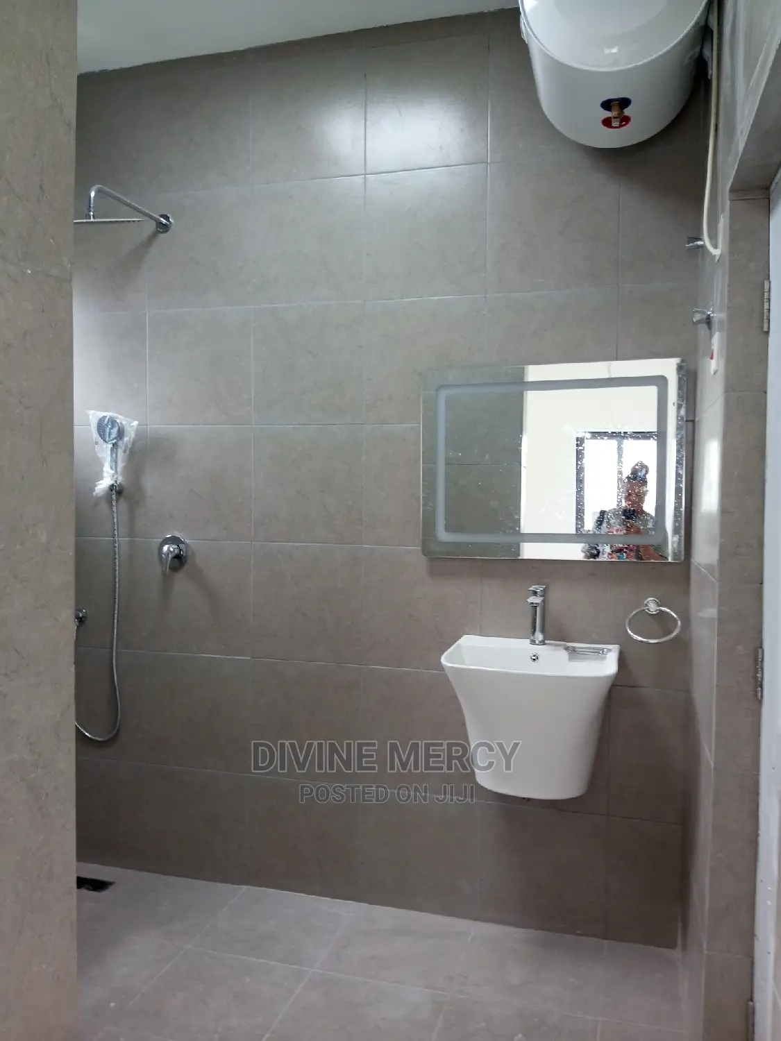 4bdrm Block of Flats in Kasoa for sale