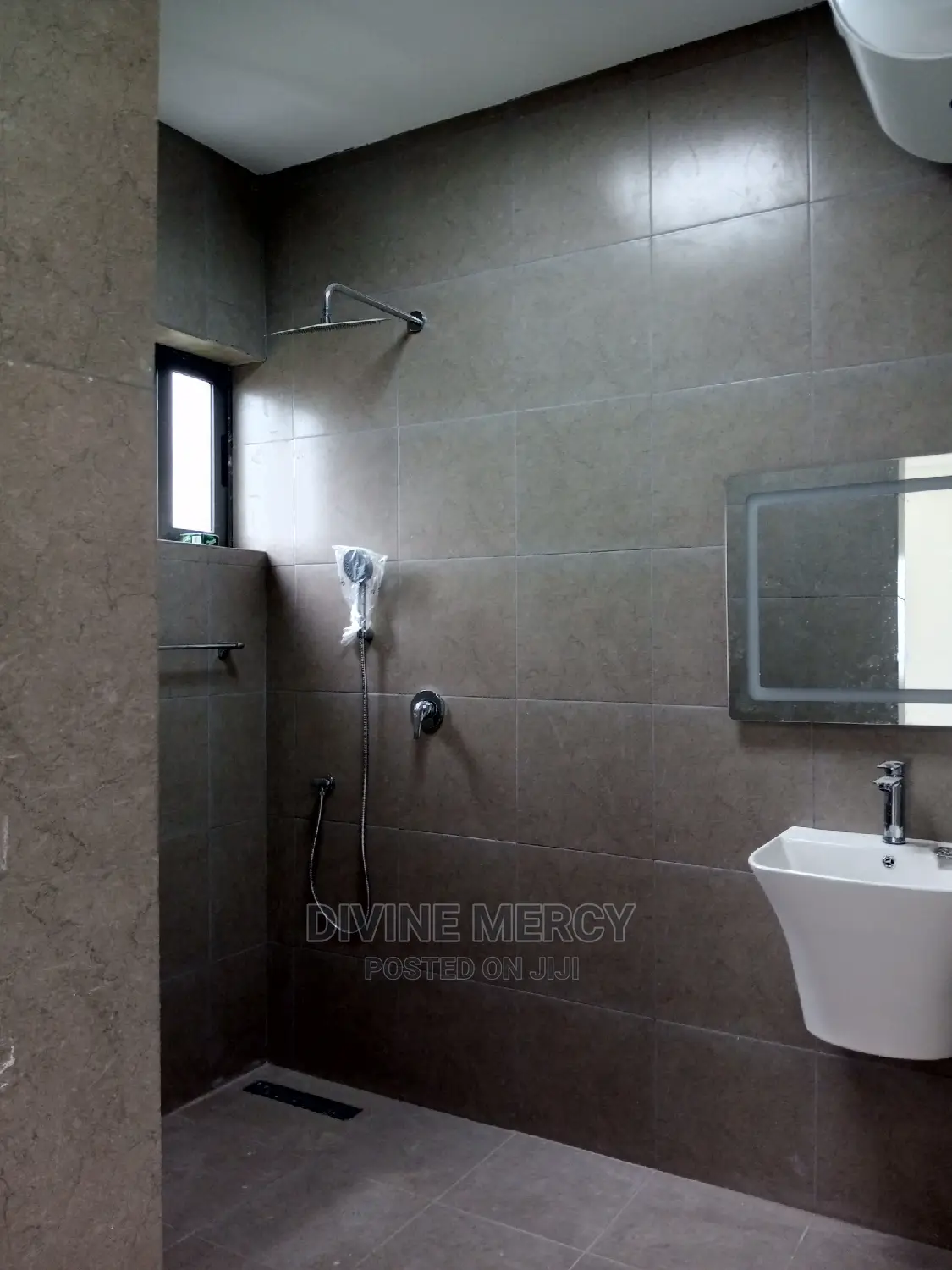 4bdrm Block of Flats in Kasoa for sale