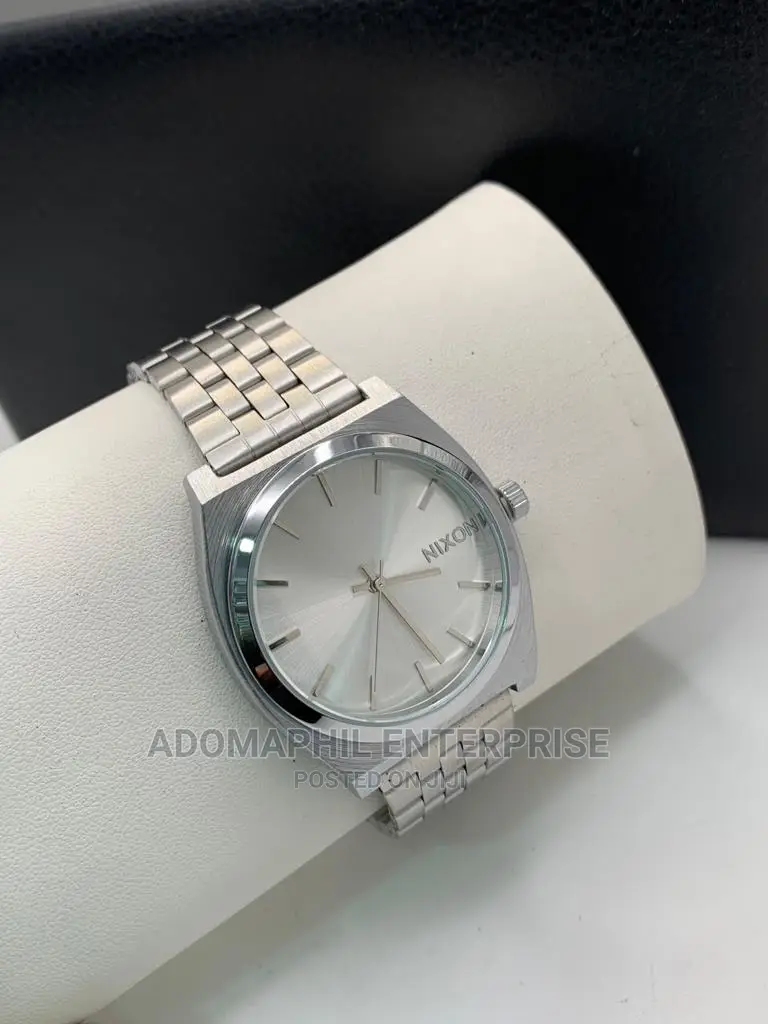 Anti-Fade Authentic Nixon Chain Watch
