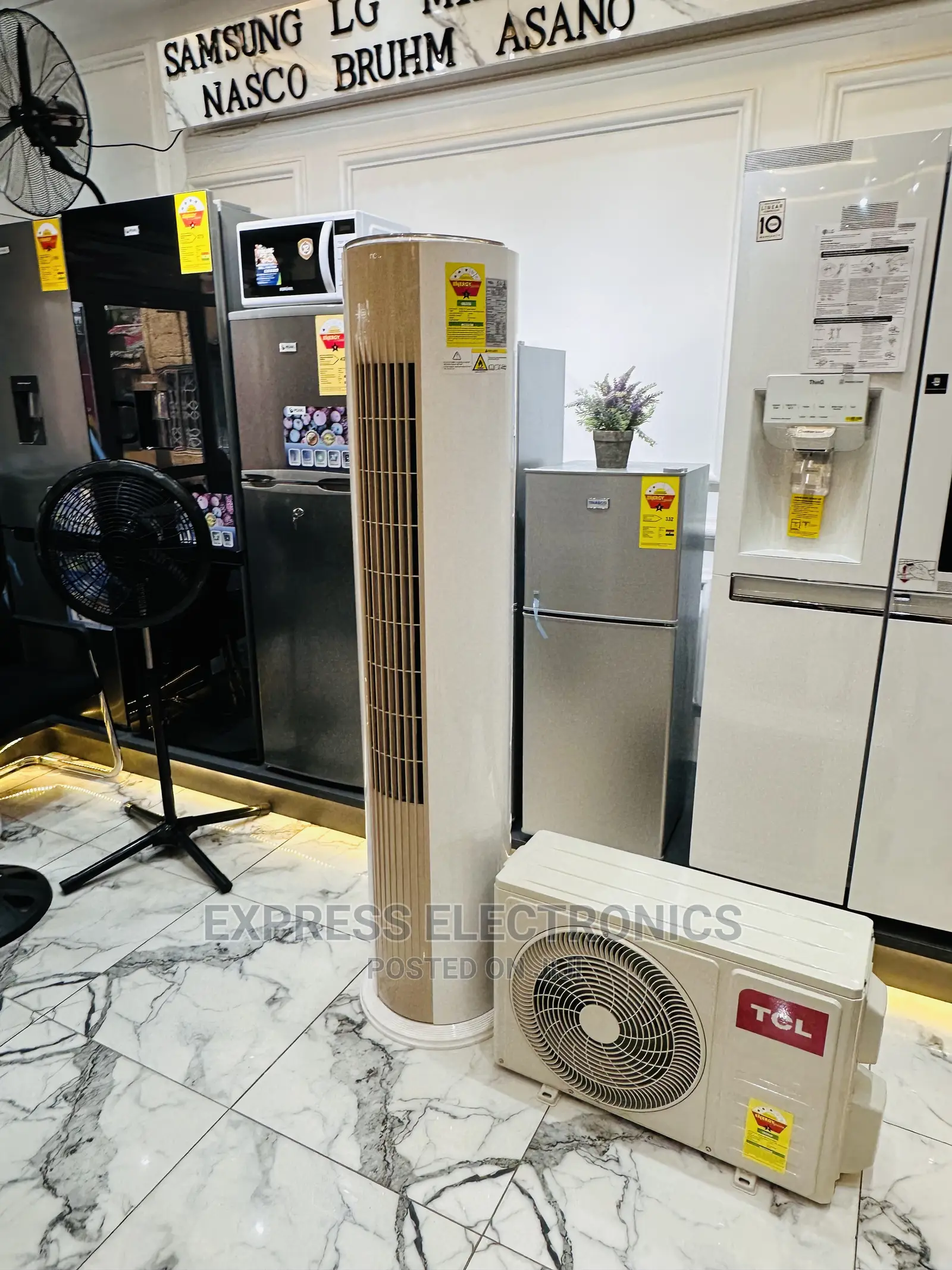 Stay Cool  With TCL 2.5hp TAC-24CFD/MCI, STANDING 2.5R410