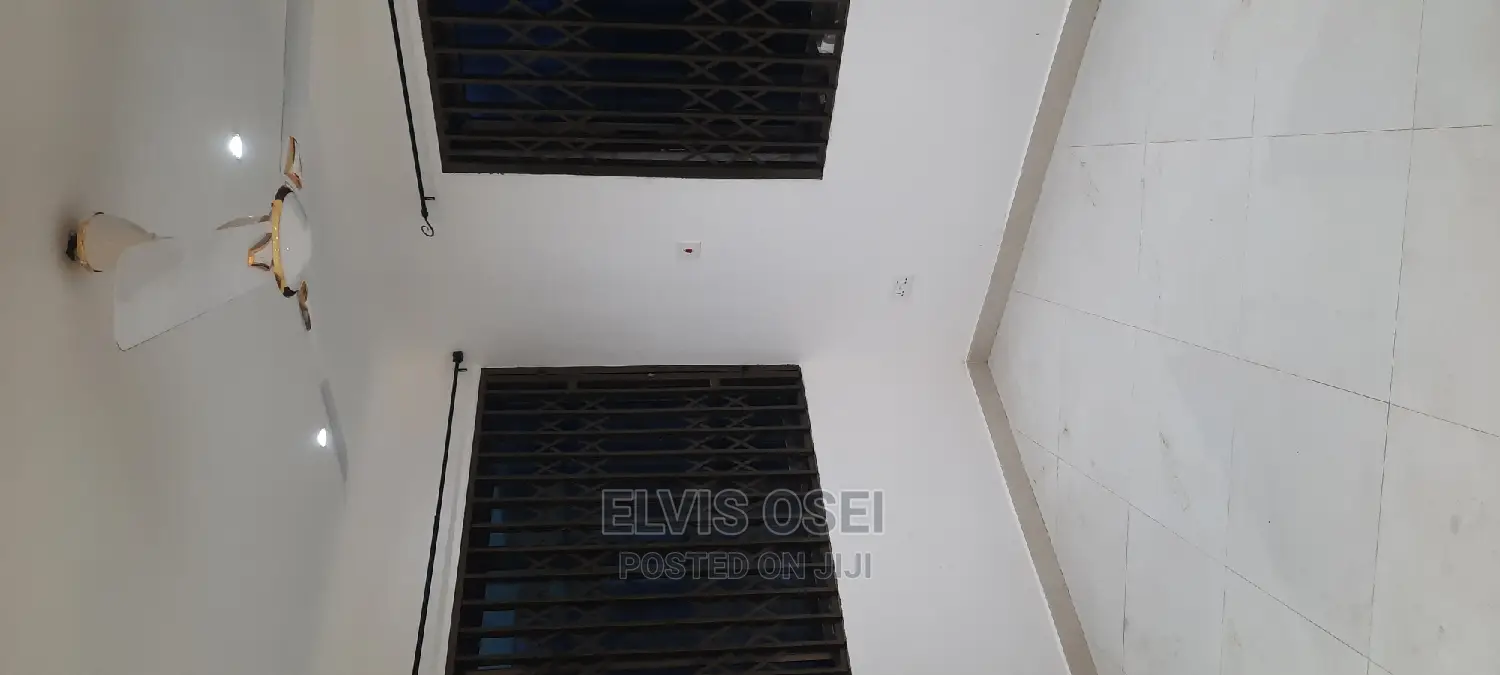 1bdrm Apartment in Palas Town Awoshie for rent