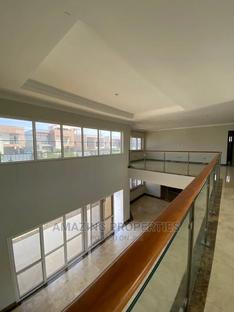 5bdrm House in Airport for sale