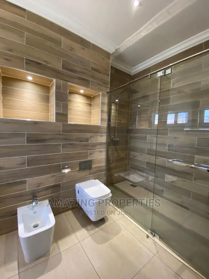 5bdrm House in Airport for sale