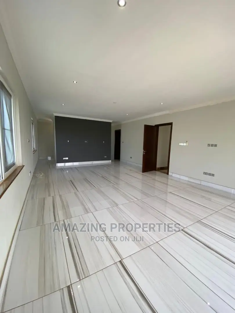 5bdrm House in Airport for sale