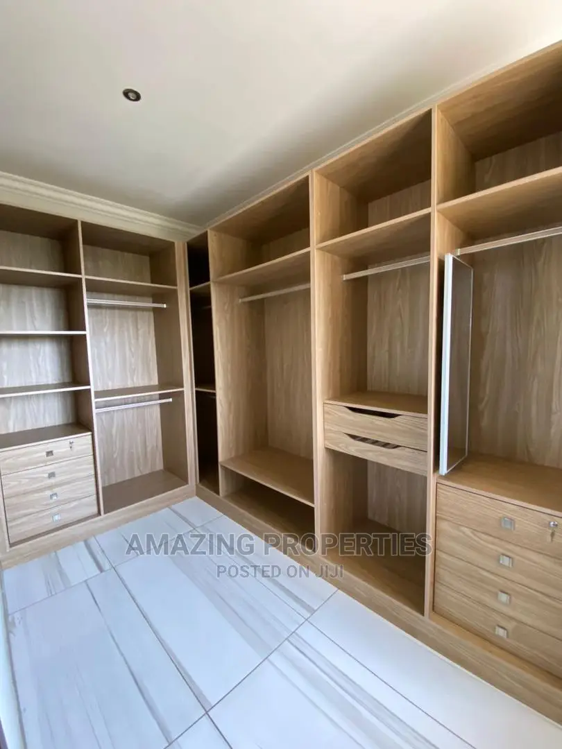 5bdrm House in Airport for sale