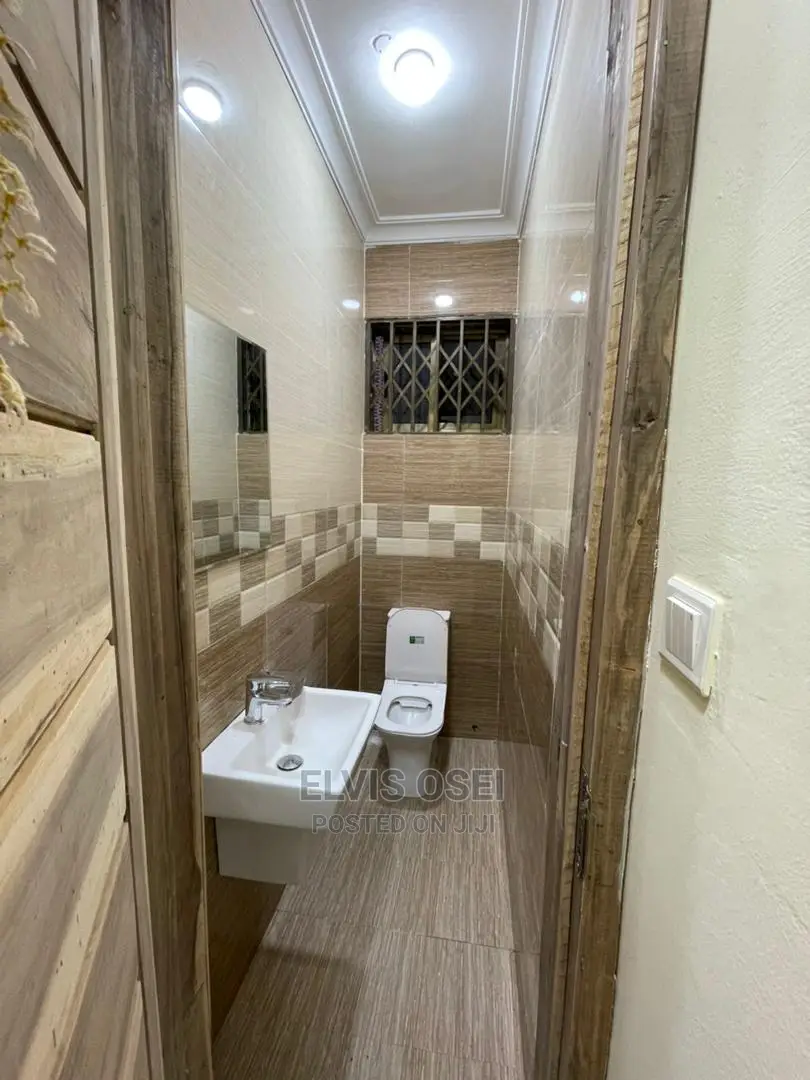 2bdrm Apartment in Palas Town, Awoshie for rent