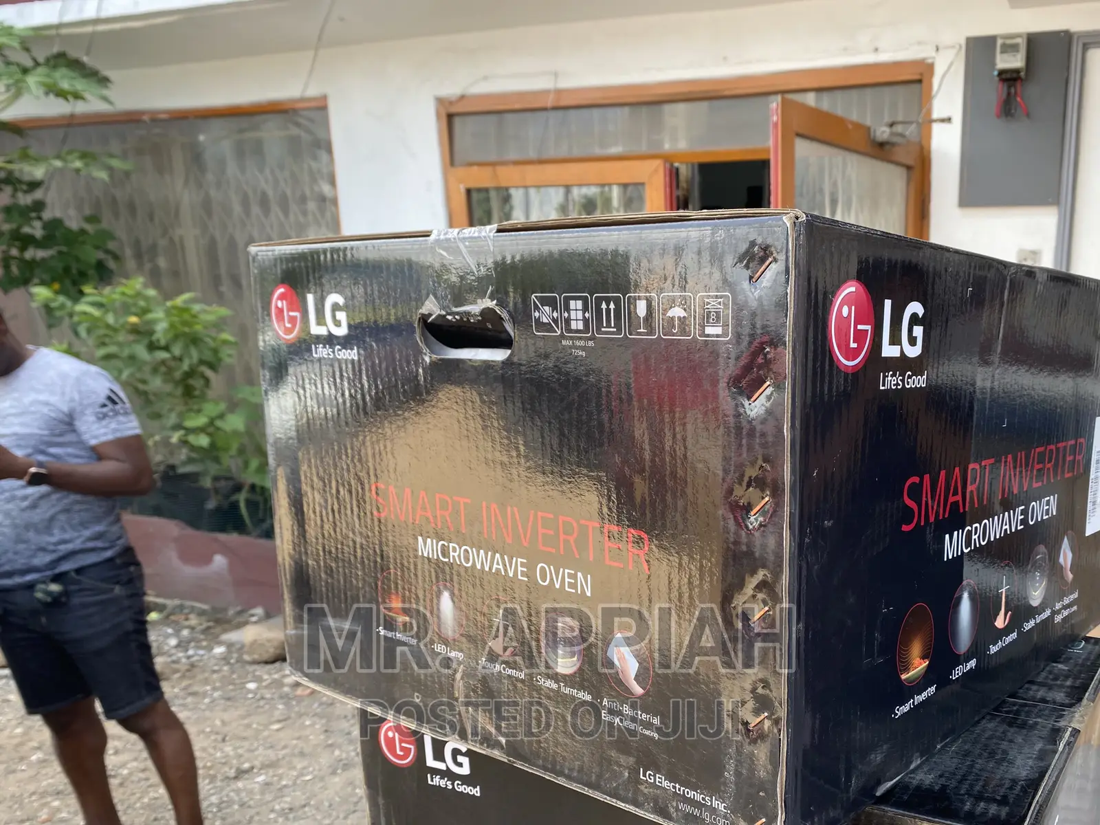 Sealed in Box LG MH6535GISW Smart Inverter Microwave Oven.