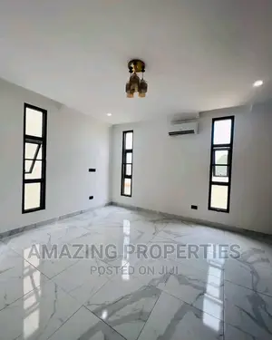 5bdrm House in East Legon for sale