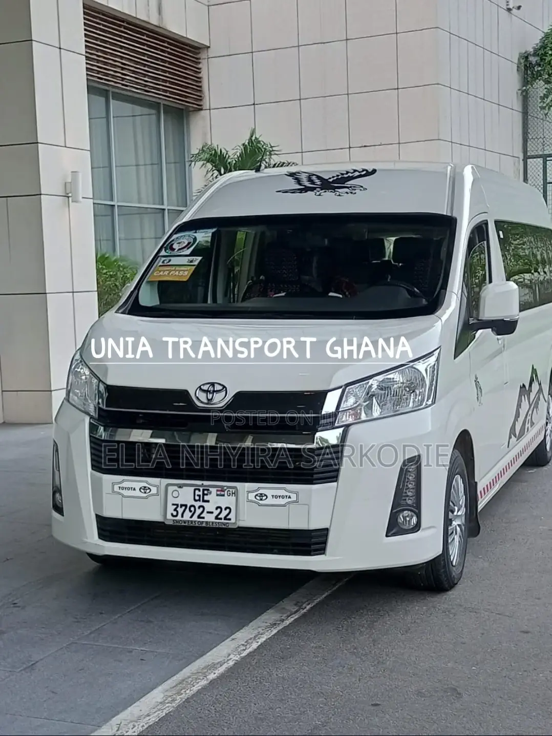 Vans For Airport Pickup Hiring