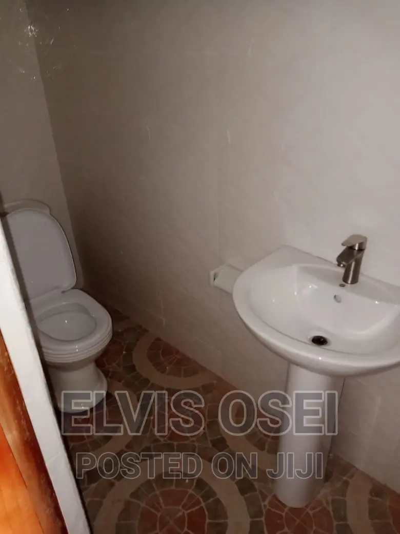 2bdrm Apartment in Broadcasting Inside, Weija for rent