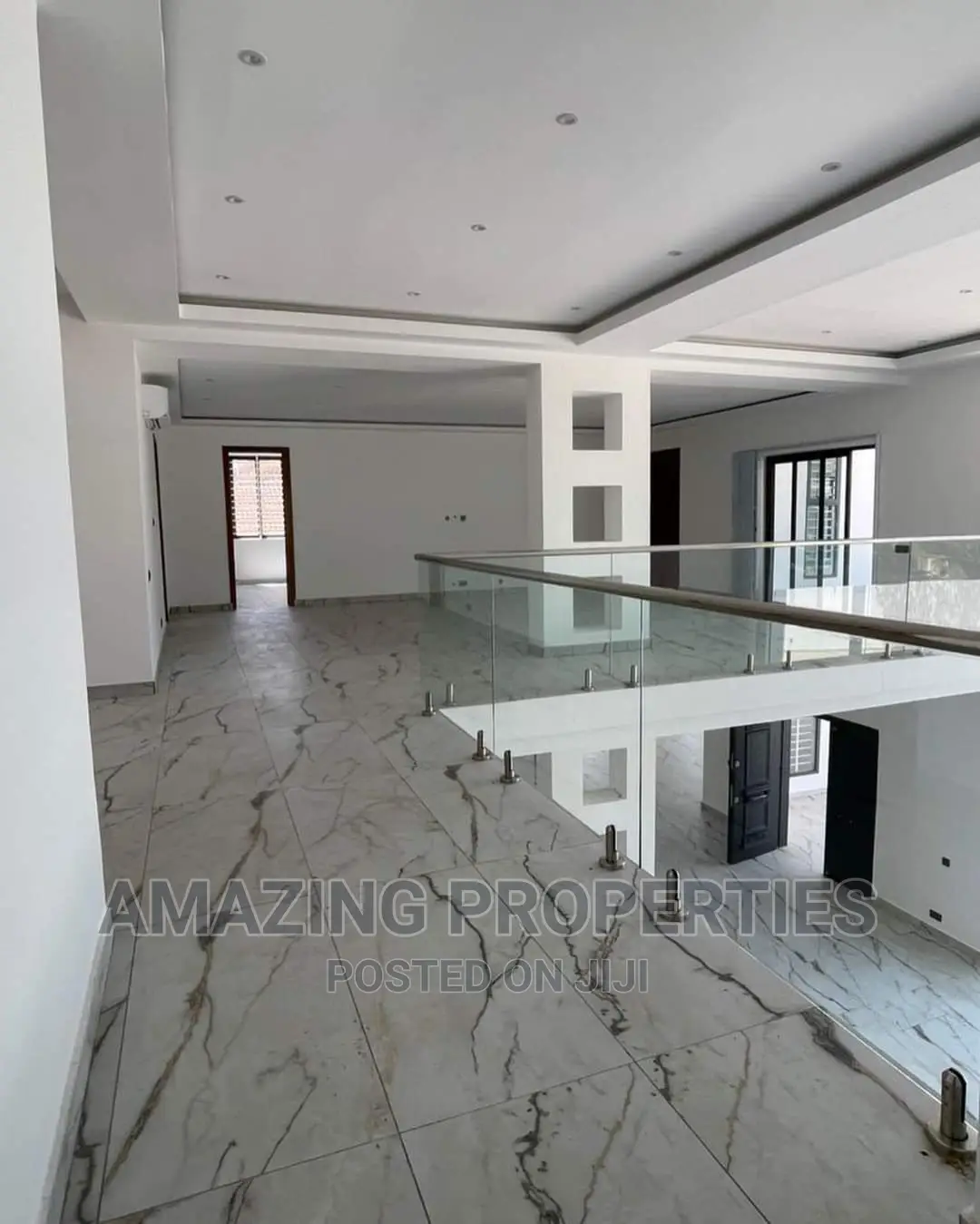 8bdrm House in East Legon for sale