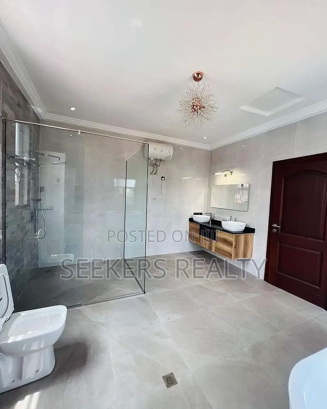 5bdrm House in Seekers Realty, East Legon for sale