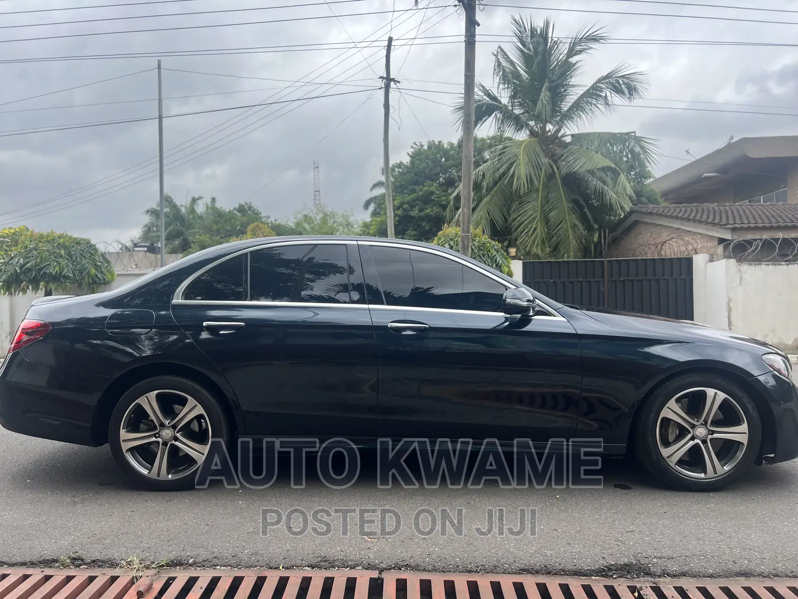 Mercedes-Benz E300 2017 Black