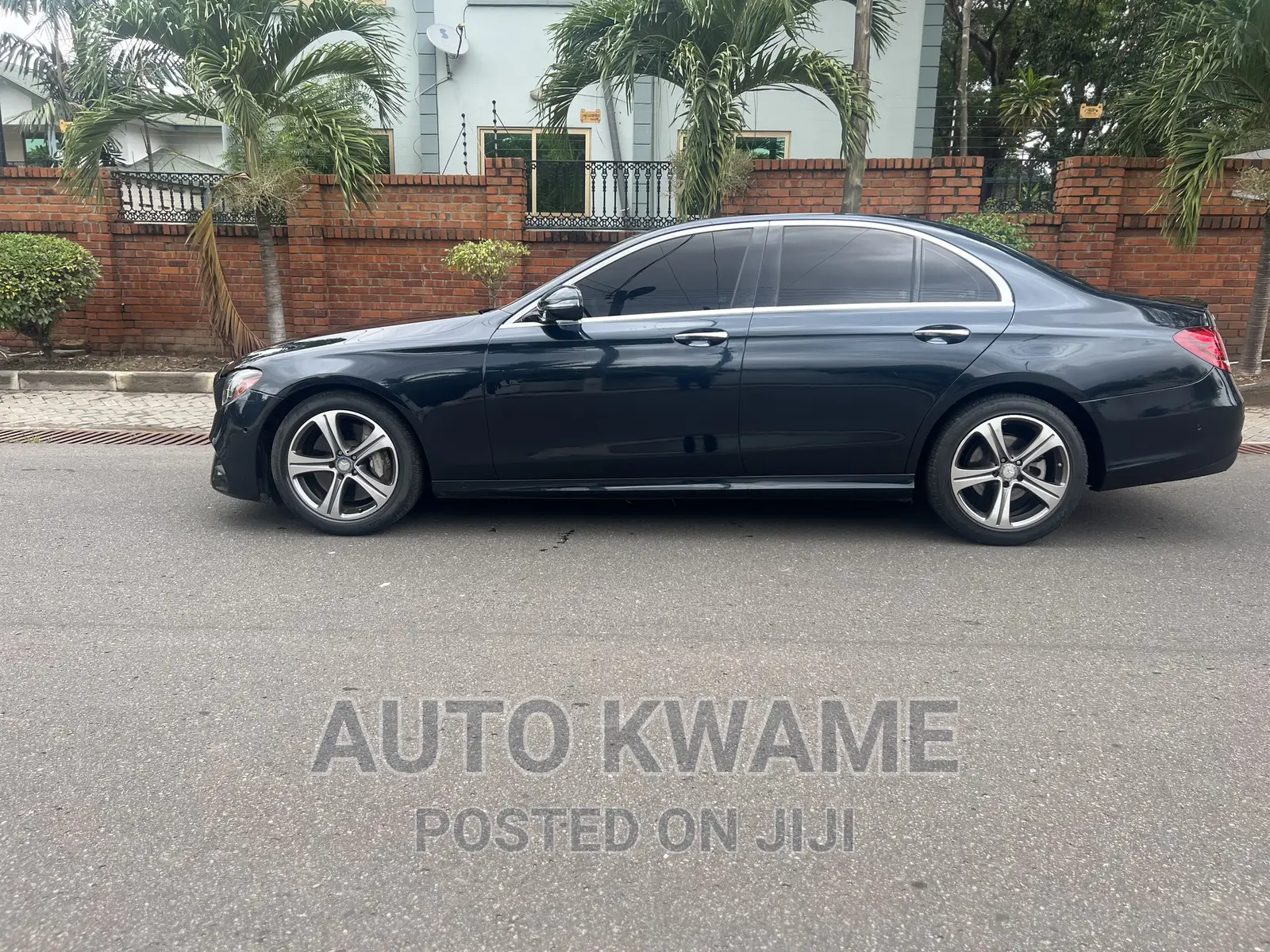 Mercedes-Benz E300 2017 Black
