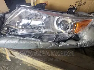 Toyota Venza 2013 Headlight