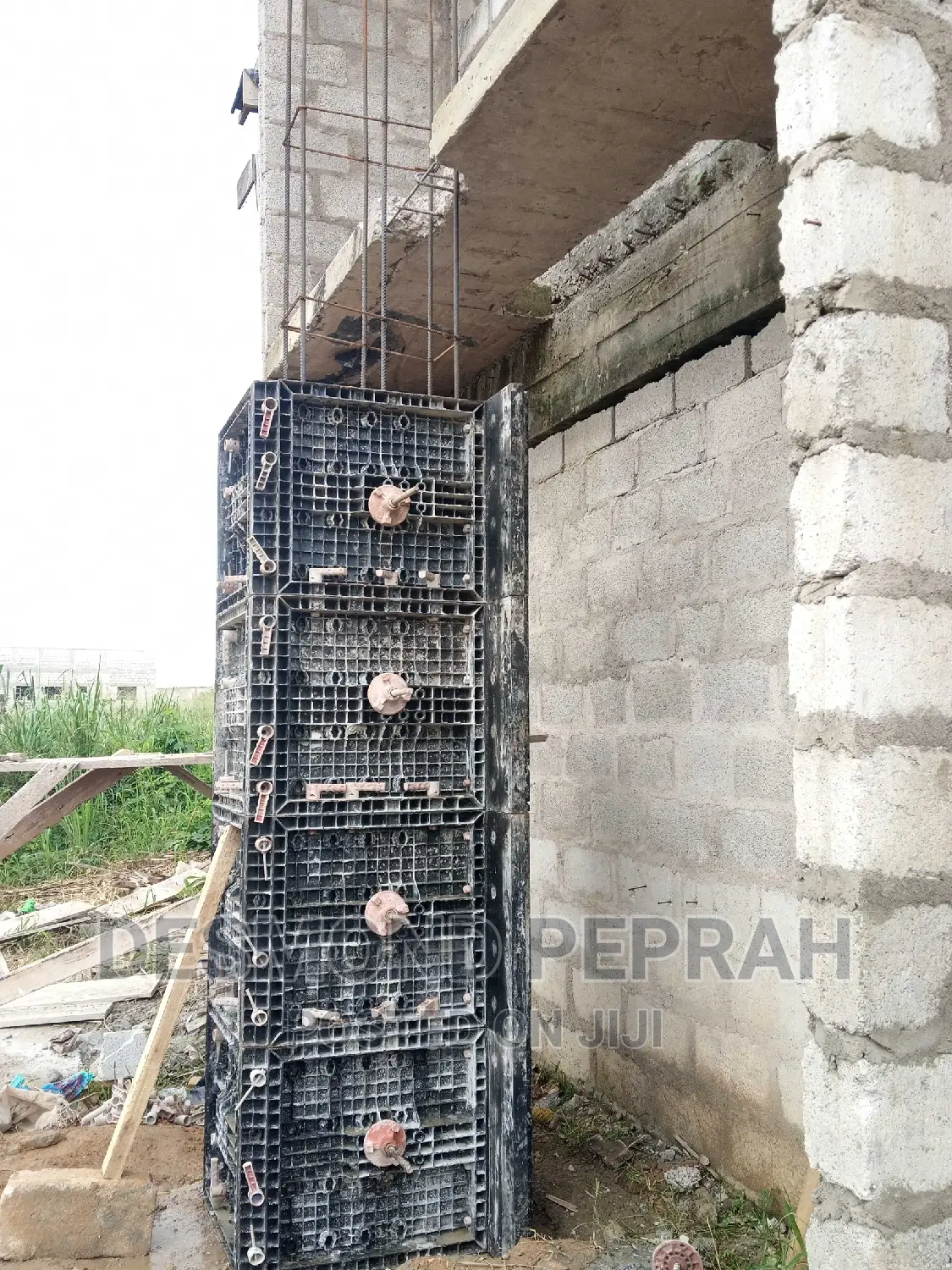 Plastic Molden Pillars