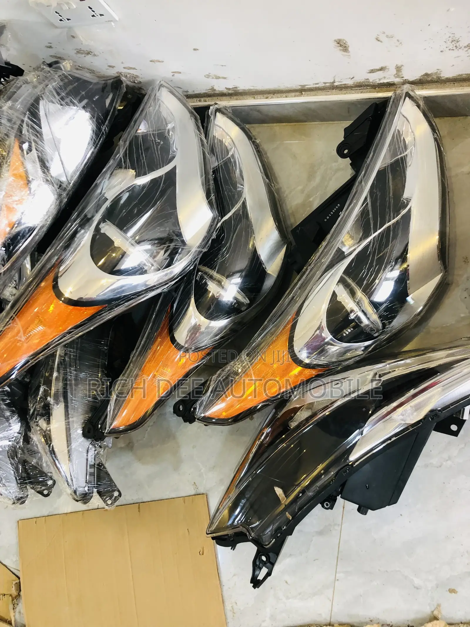 Veloster Headlight