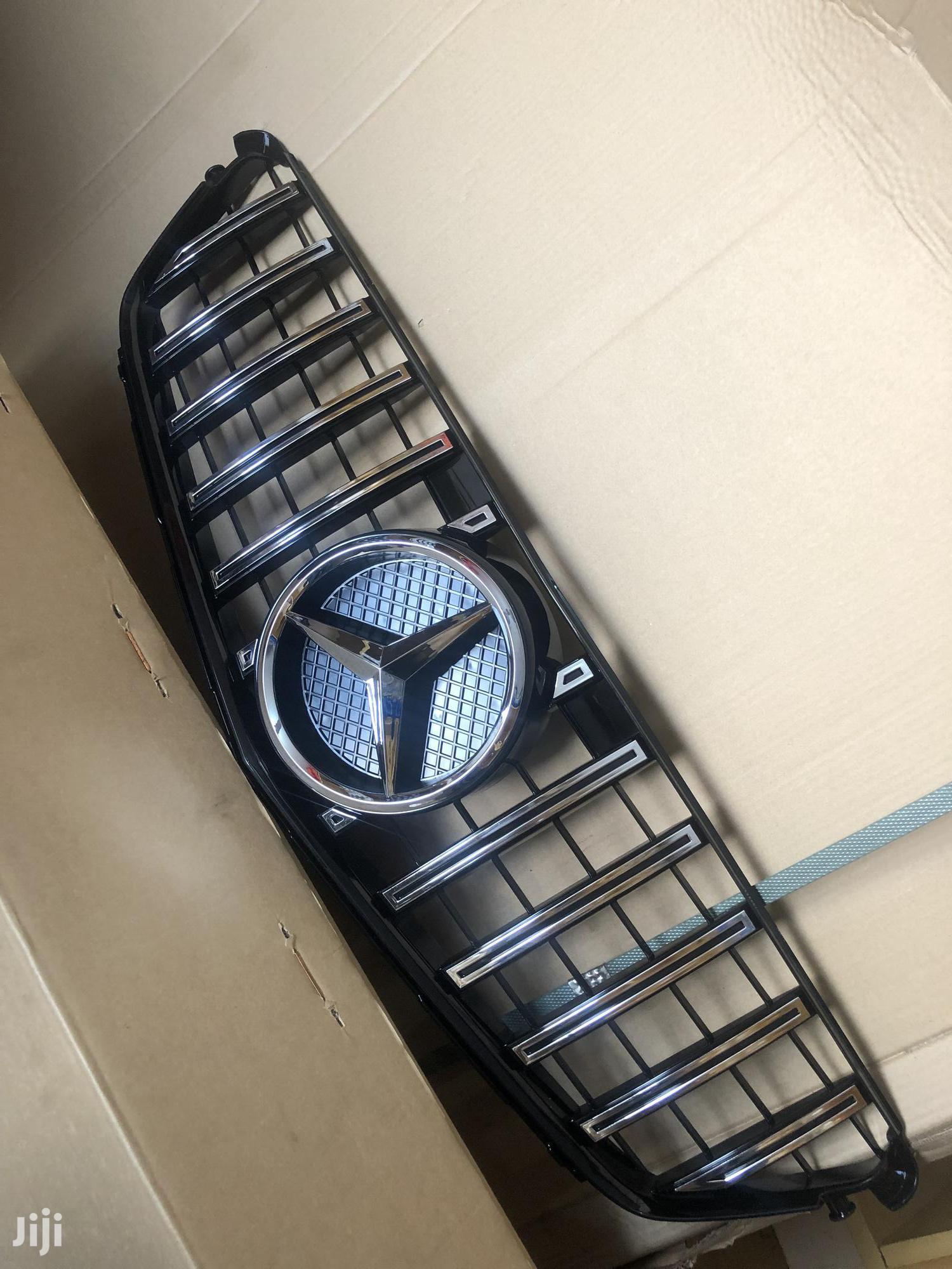 Mercedes Benz C250 C300 Grill/Shells 2011-2014