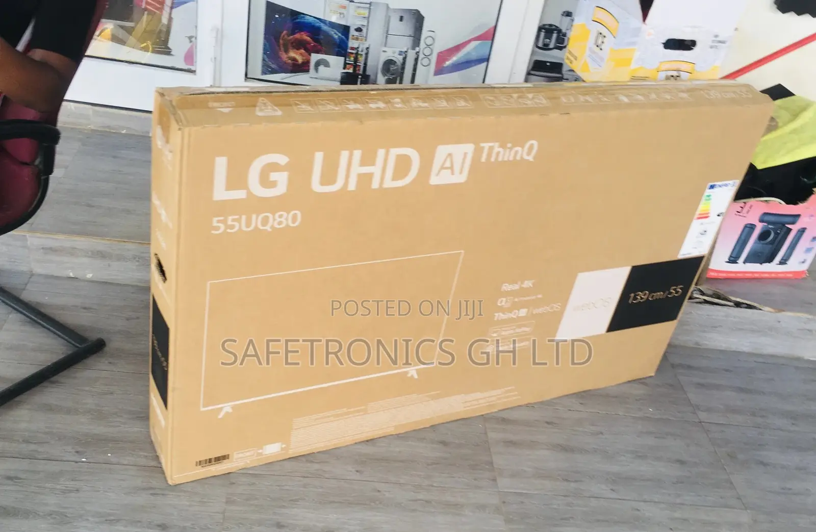 Crystal Clear Glossy Lg 55 Uq80 LED UHD Tv