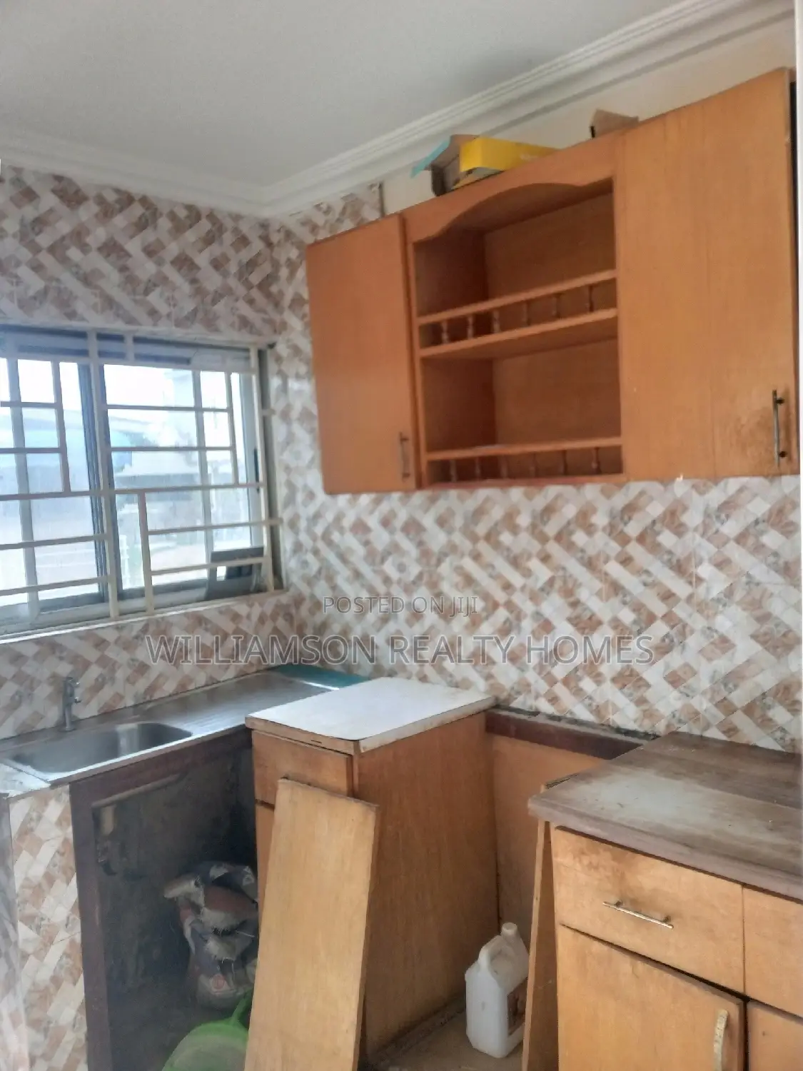 1bdrm Apartment in Community 18, Spintex for rent