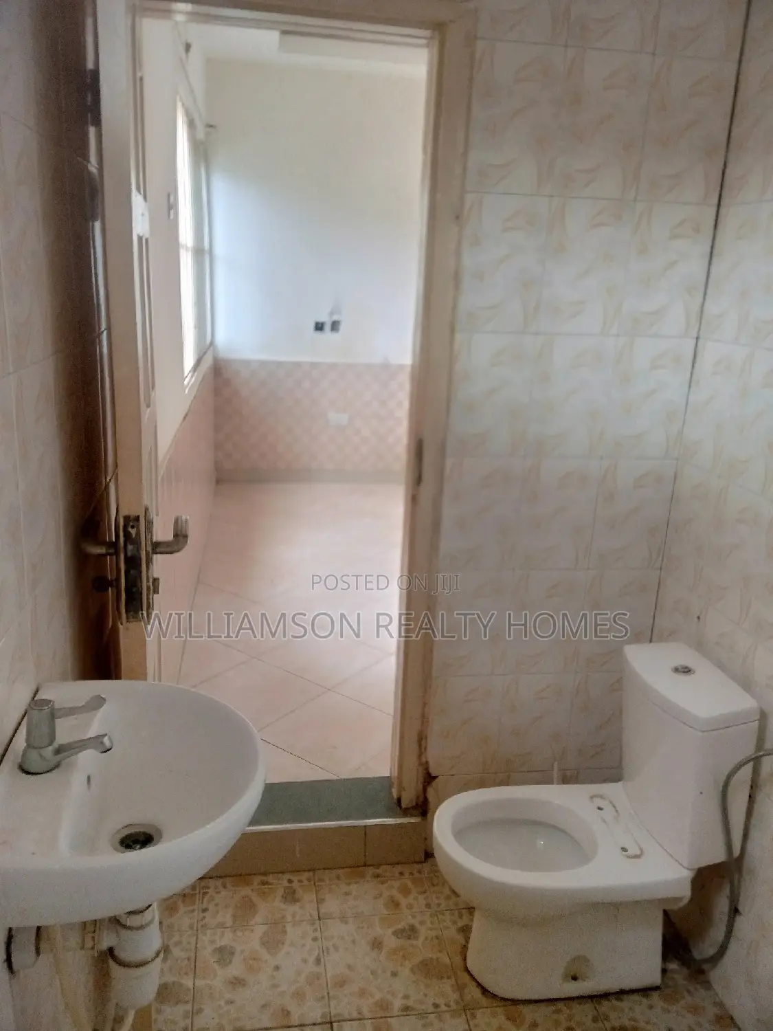 1bdrm Apartment in Community 18, Spintex for rent