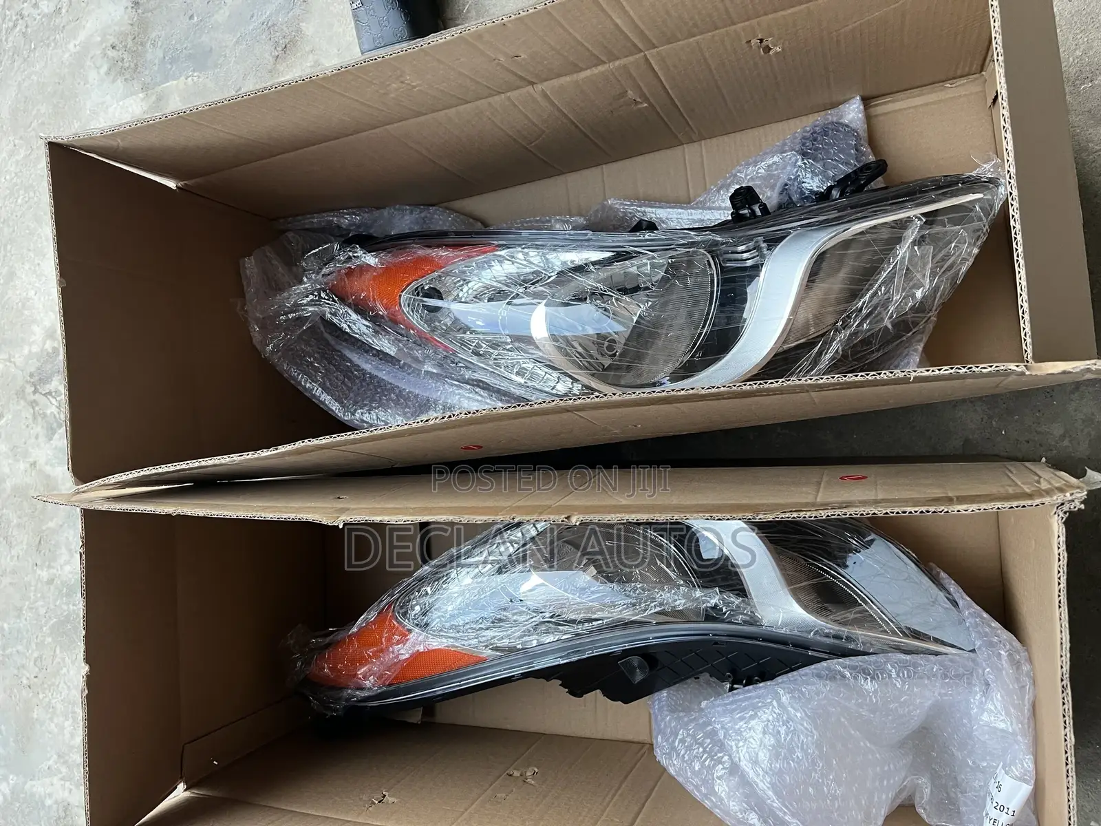 Hyundai Avante 2011 Headlight