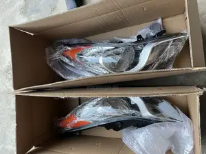 Hyundai Avante 2011 Headlight