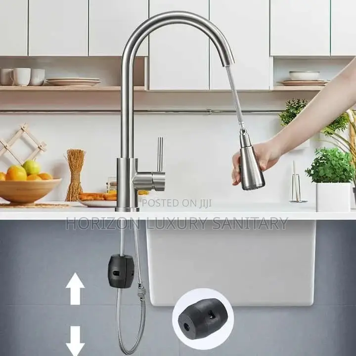 Luxury 360° Rotation Pullout Hot and Cold Kitchen Faucet