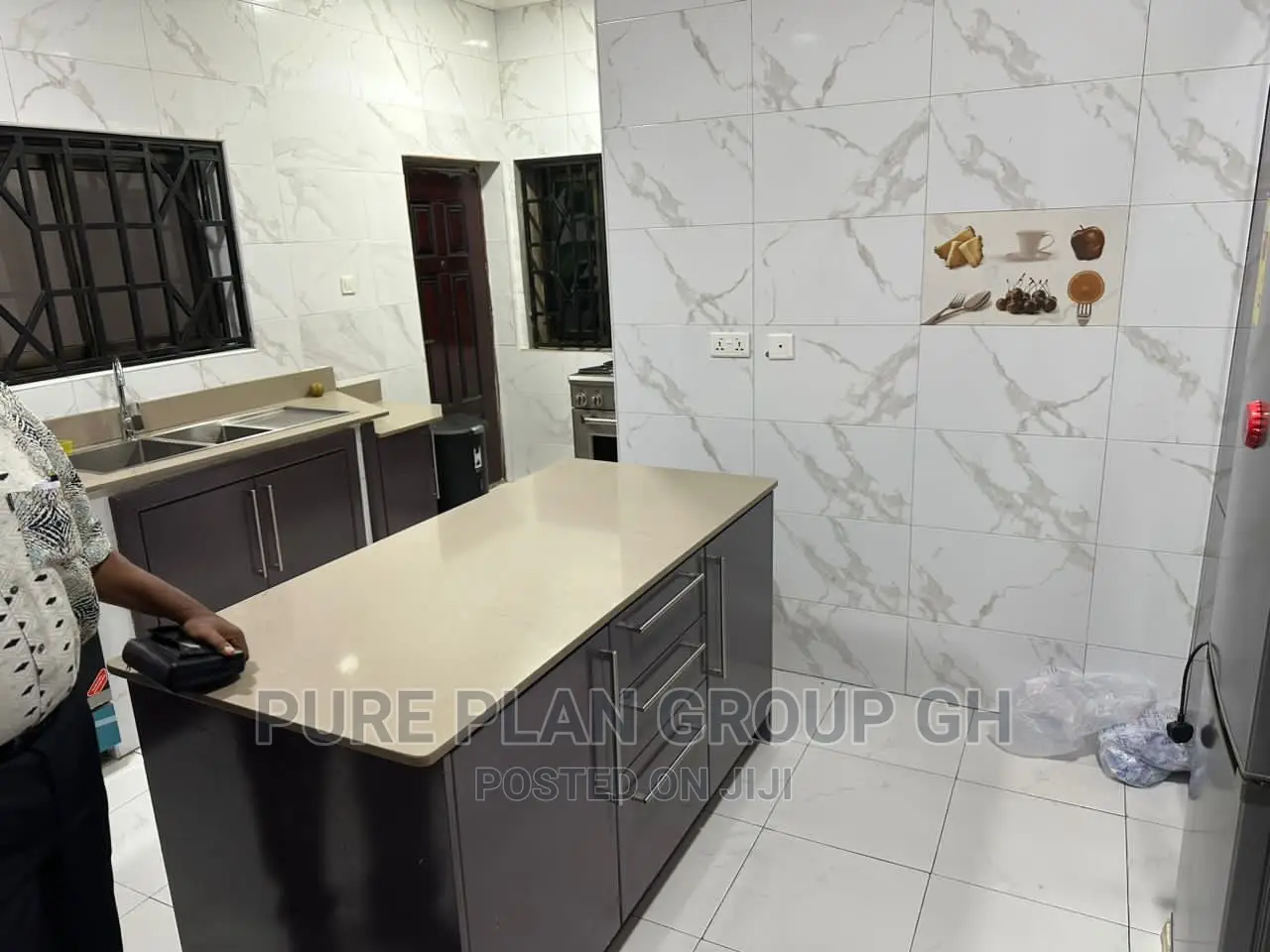 Furnished 7bdrm House in Westland for rent