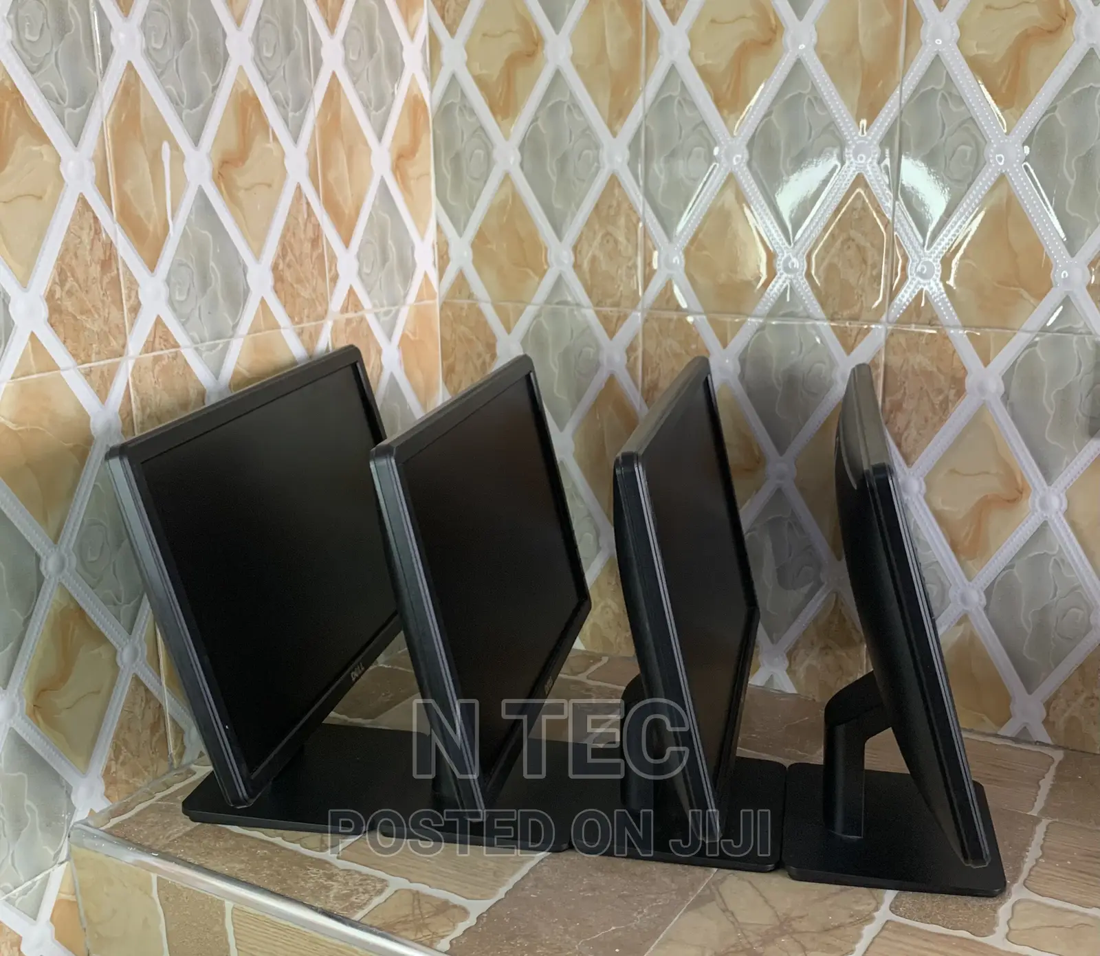 19 Inches Dell Monitor