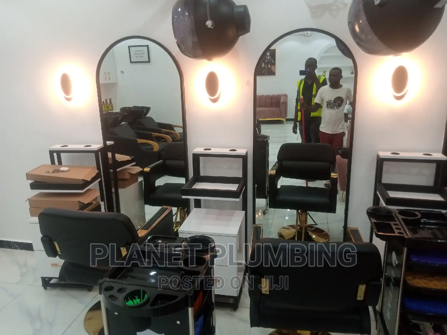 Saloon Plumbing and Set Up